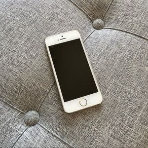 Apple iPhone 5S 64GB in Gold Unlocked
